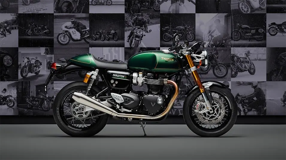 Triumph Thruxton Final Edition right side Static Studio shot