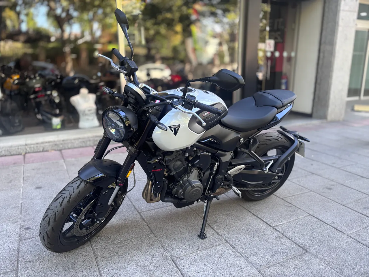 Triumph TRIDENT 660
