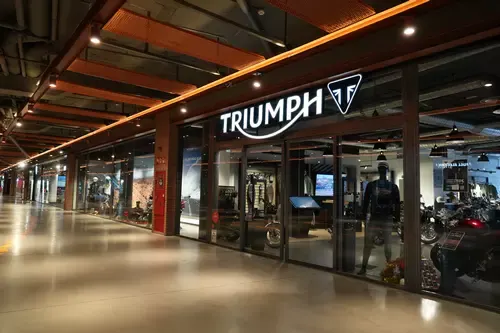Triumph Madrid Sur