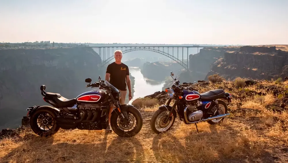 Triumph Conmemora El 50º Aniversario Del Legendario Salto En Cohete De Evel Knievel