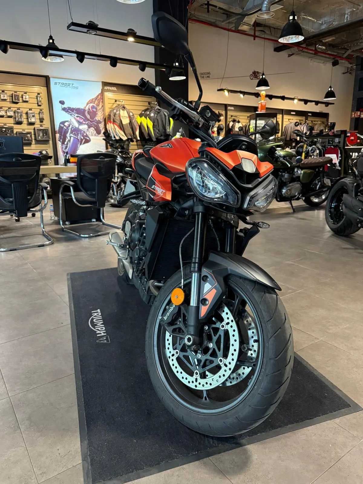 Triumph STREET TRIPLE R A2
