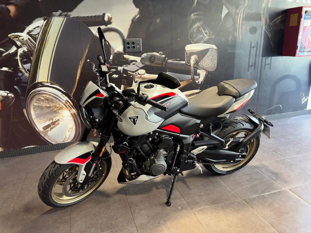 Triumph TRIDENT 800